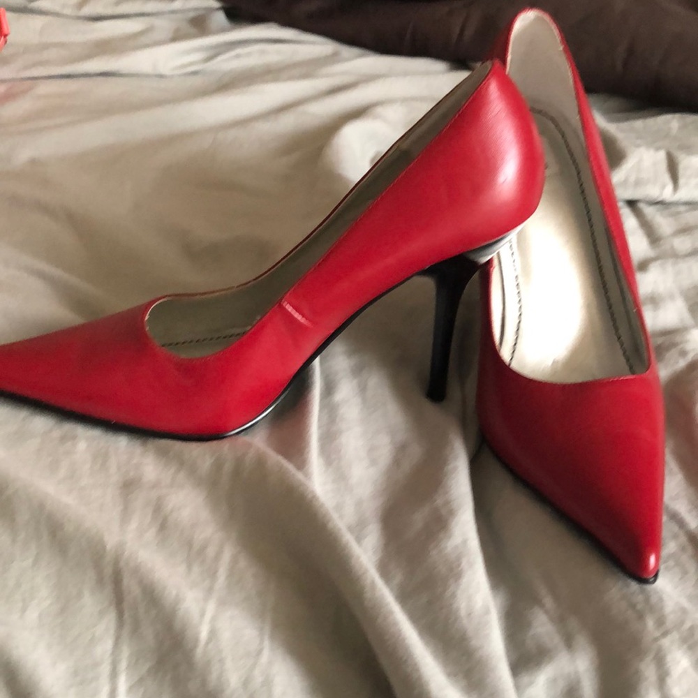 Red High Heels - Picture 2 of 4